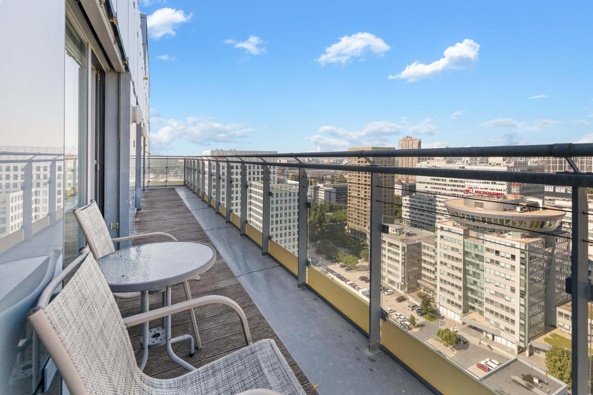 Sky Apartman In Bratislava - With 2 Parking Places Exterior photo